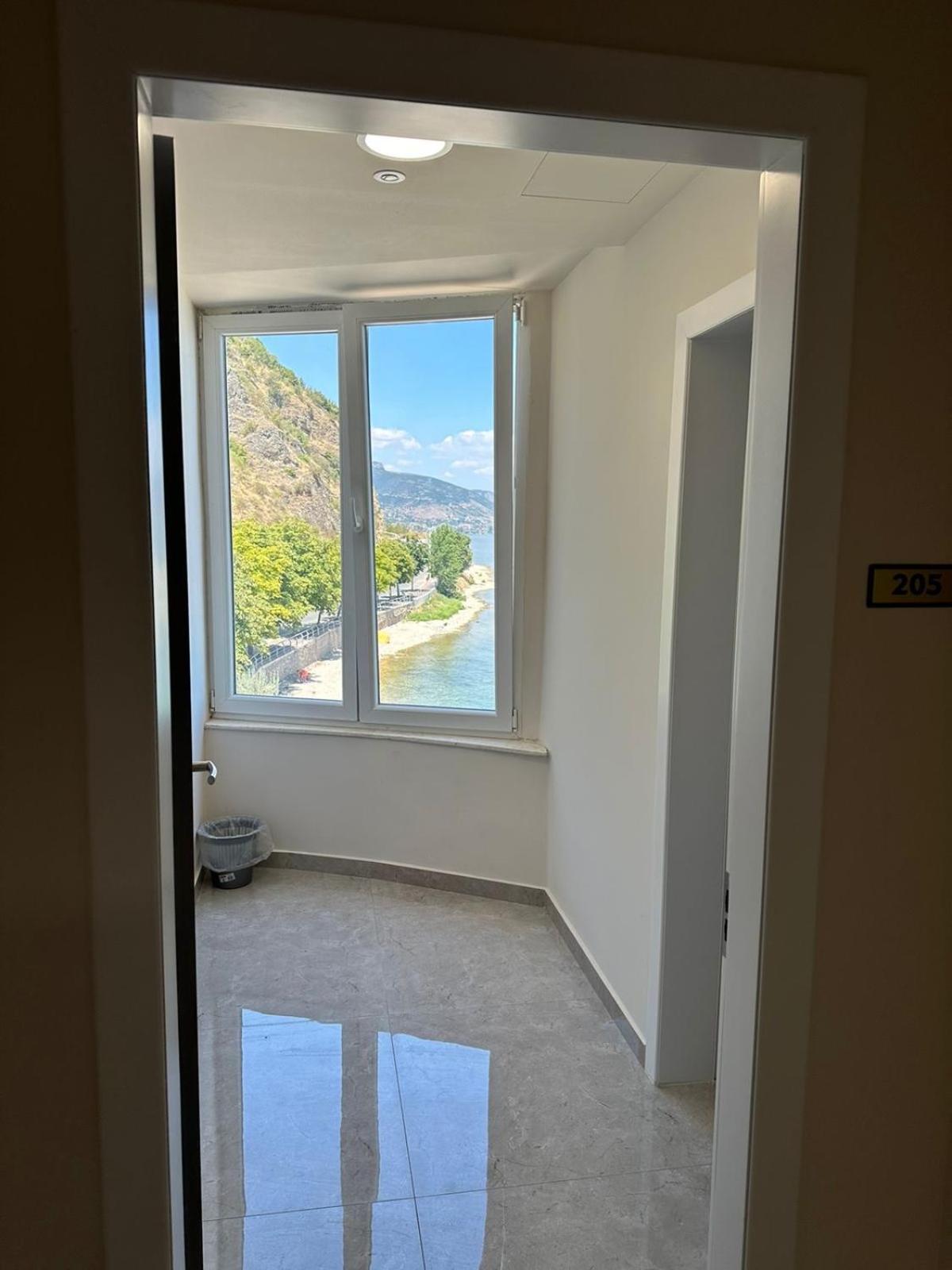 Hotel Demoli Pogradec Zewnętrze zdjęcie