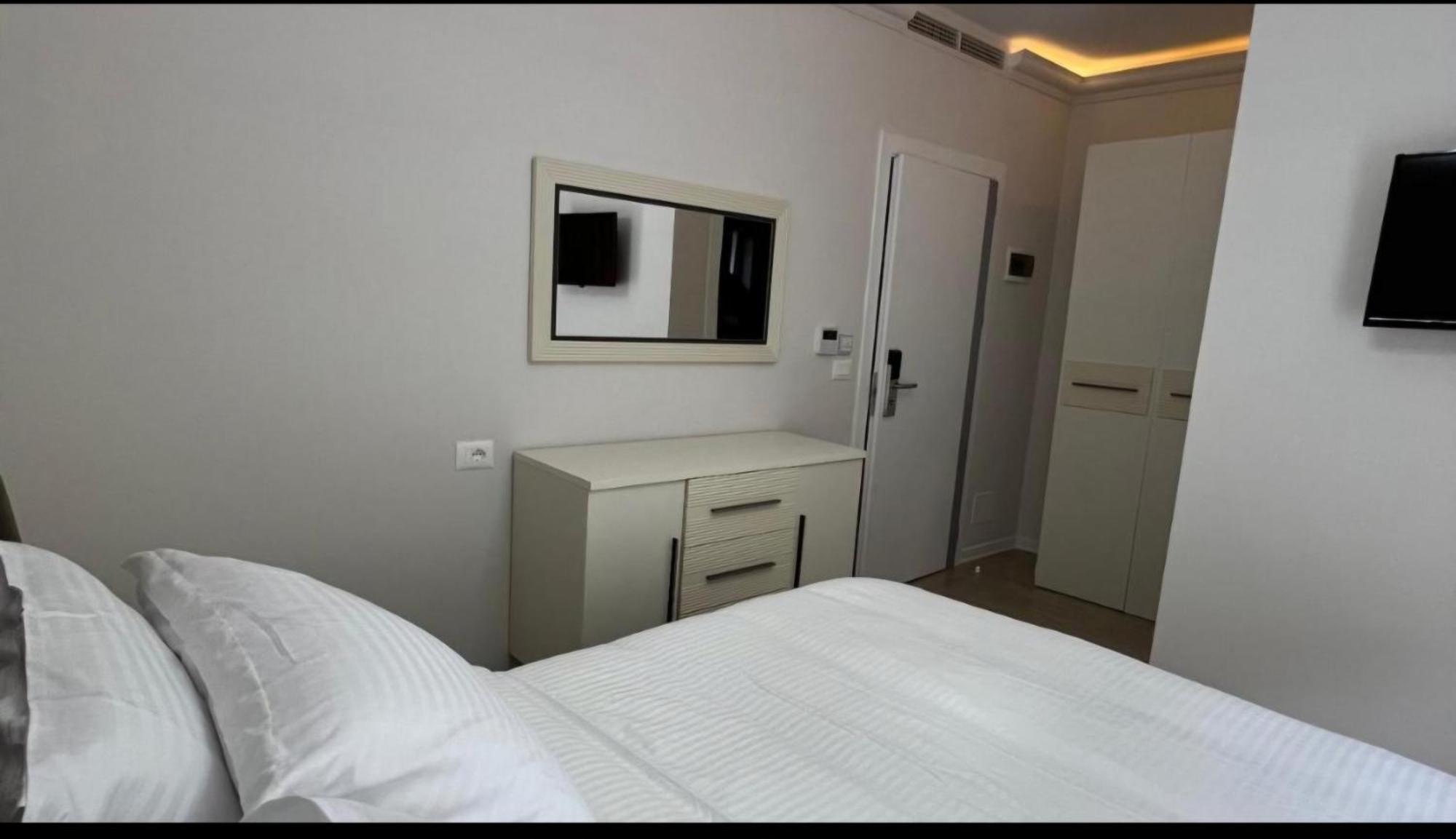 Hotel Demoli Pogradec Zewnętrze zdjęcie