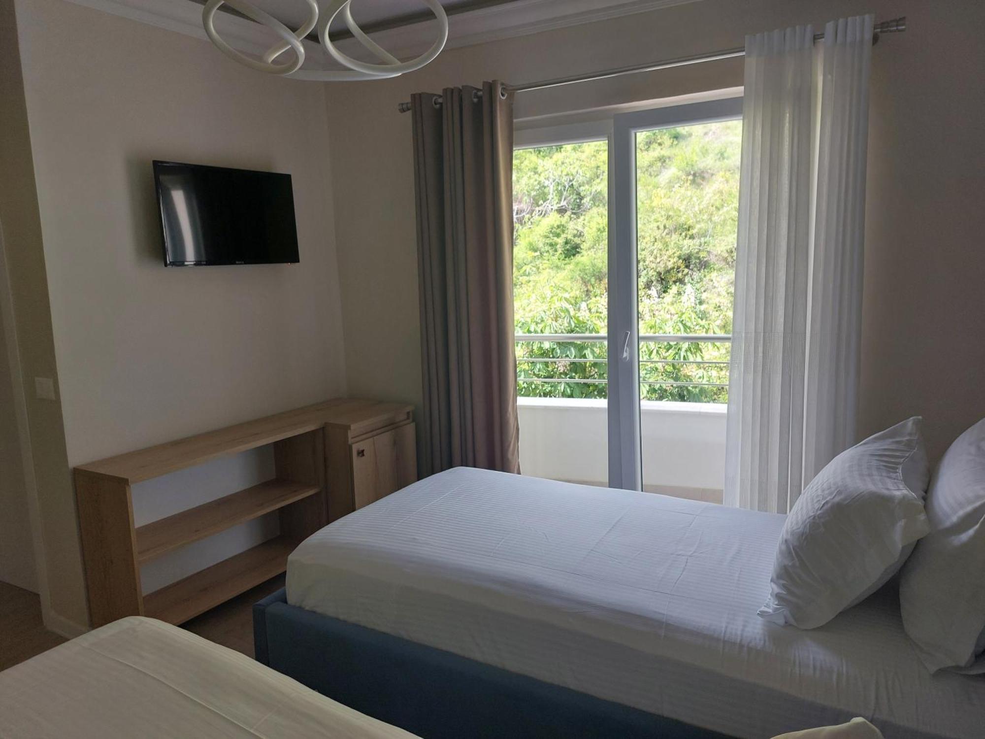 Hotel Demoli Pogradec Zewnętrze zdjęcie